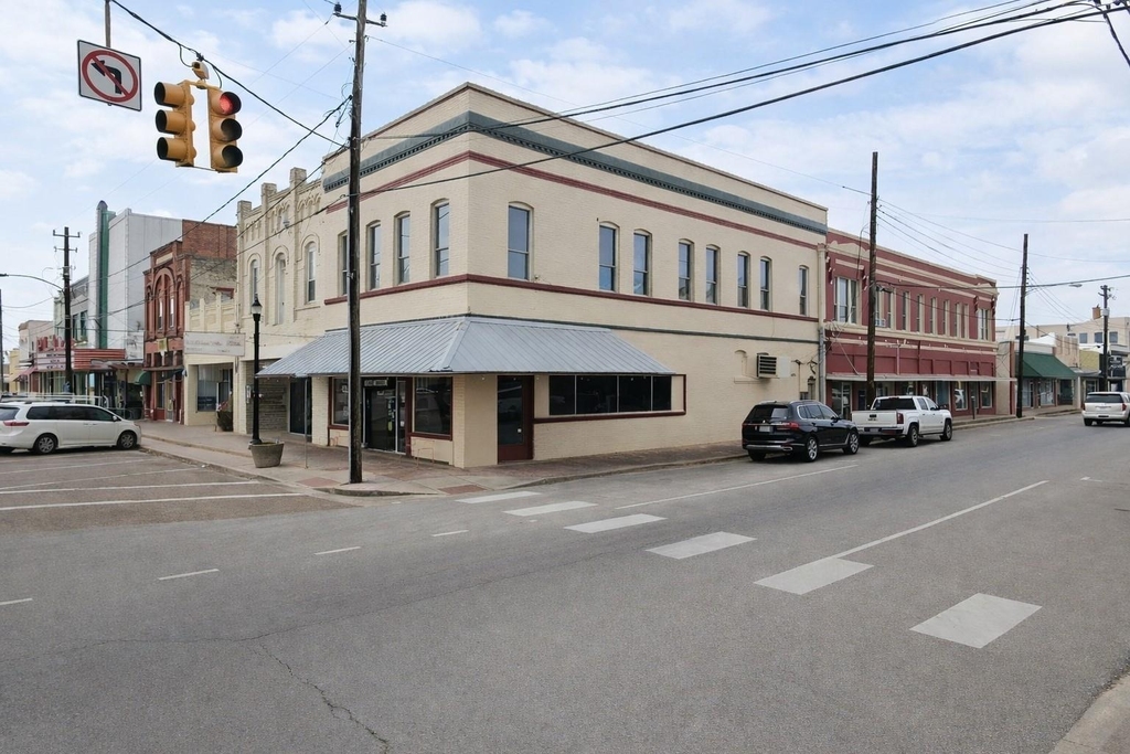 211 Milam - Photo 8