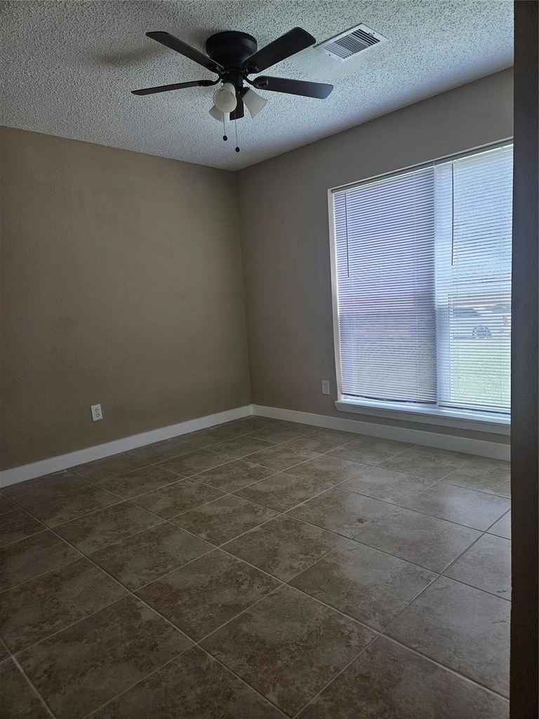 4920 Deerwood Circle - Photo 10