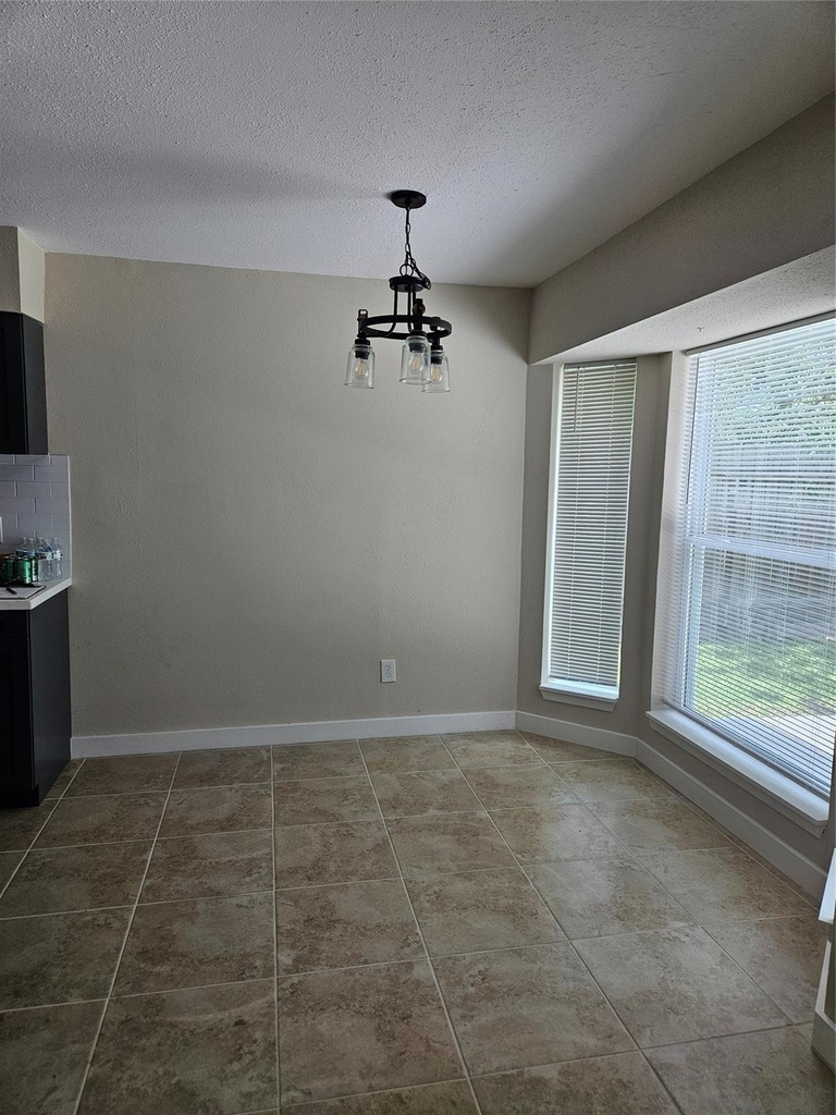 4920 Deerwood Circle - Photo 6