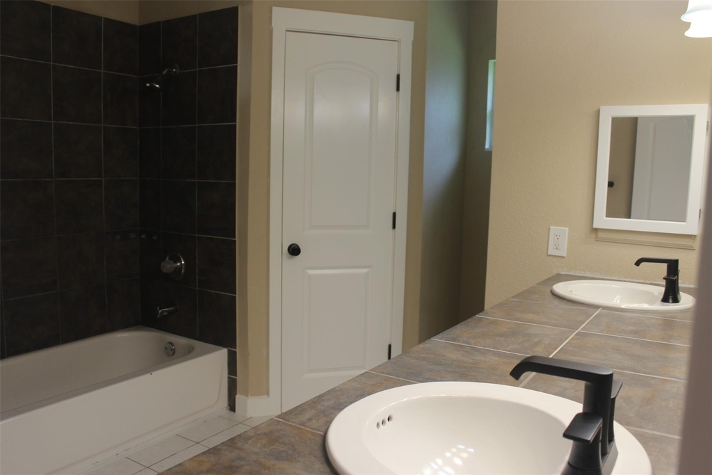 4920 Deerwood Circle - Photo 9
