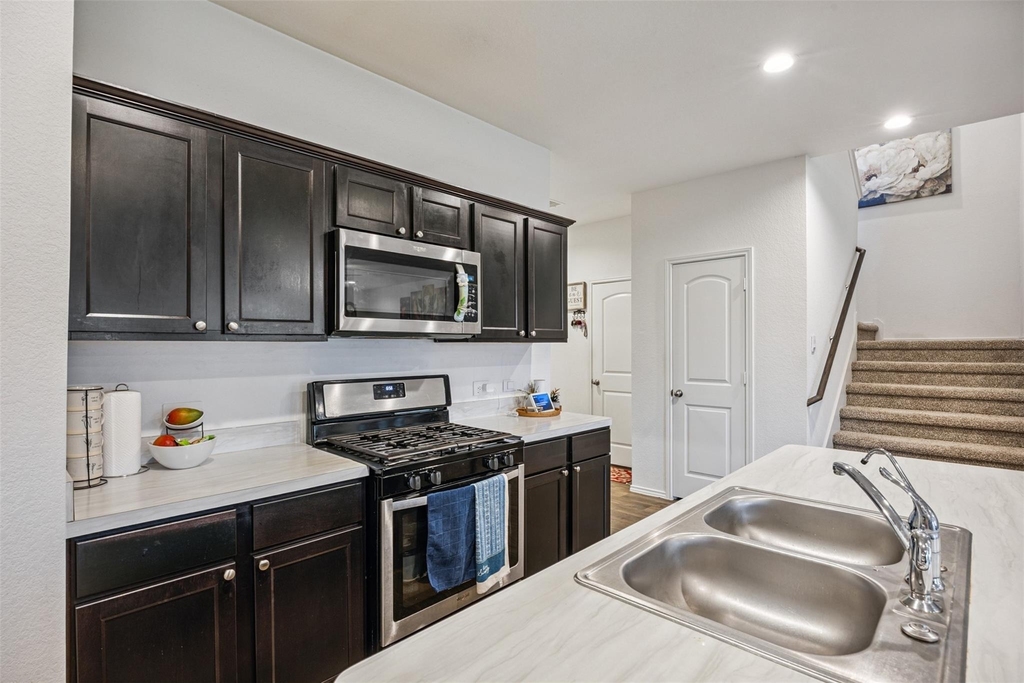 5102 Hedgerose Lane - Photo 8