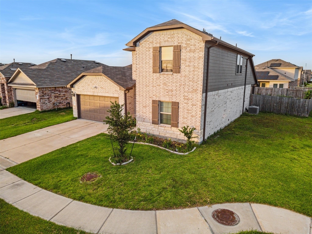 5102 Hedgerose Lane - Photo 2