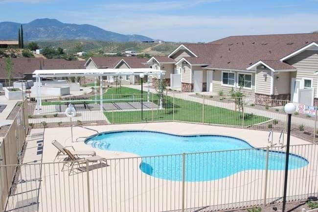 1039 E Saguaro Dr - Photo 4