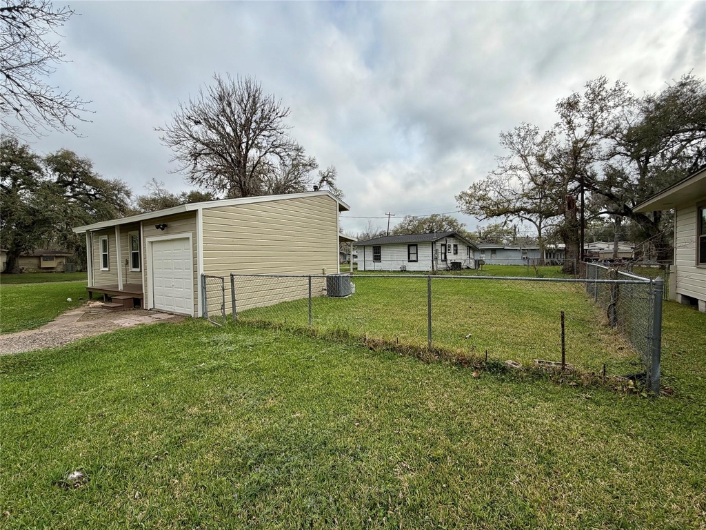 234 Jasmine Street - Photo 2