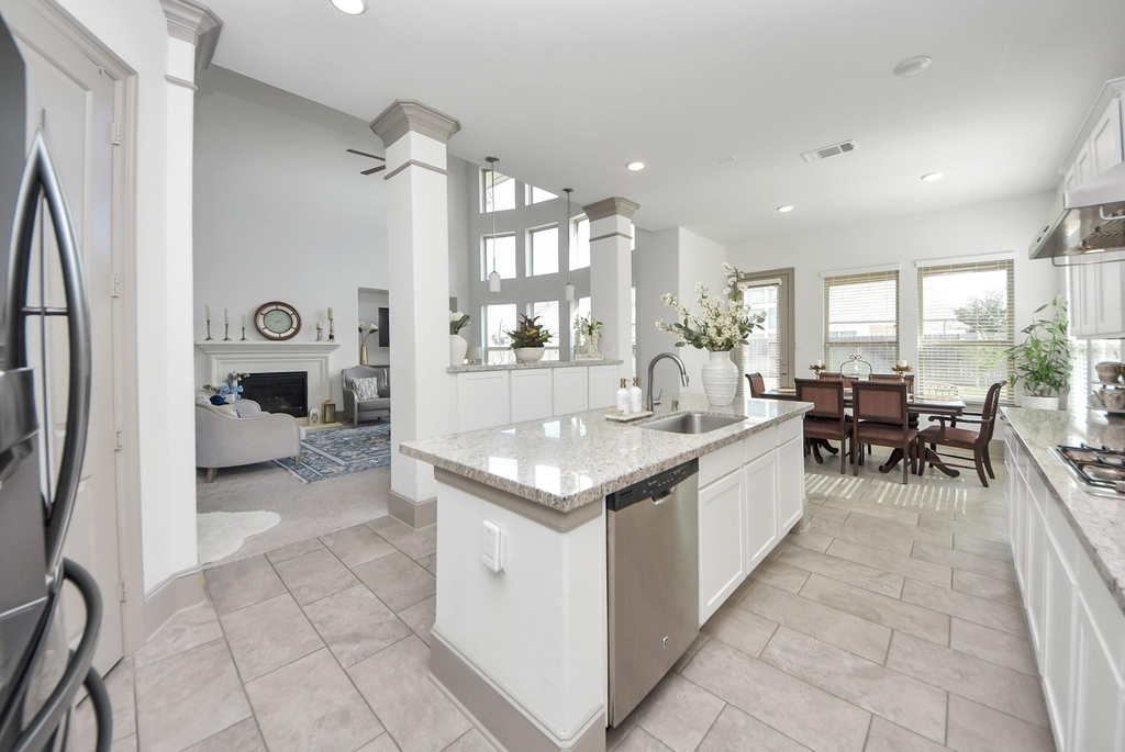 1911 Sapphire Pines Lane - Photo 14