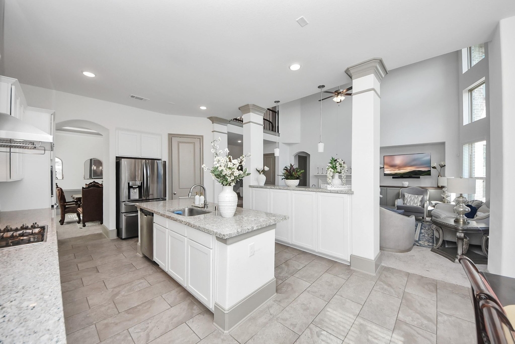 1911 Sapphire Pines Lane - Photo 17