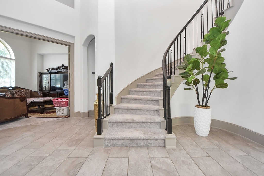 1911 Sapphire Pines Lane - Photo 5