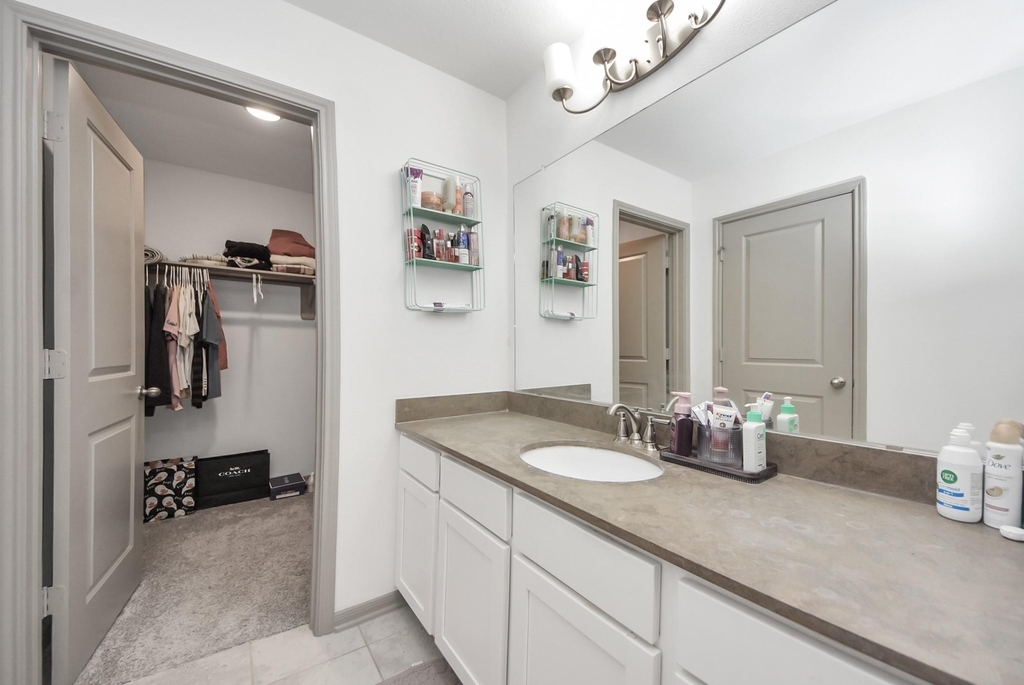 1911 Sapphire Pines Lane - Photo 33