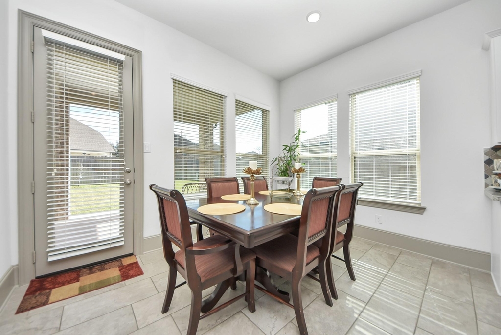 1911 Sapphire Pines Lane - Photo 11