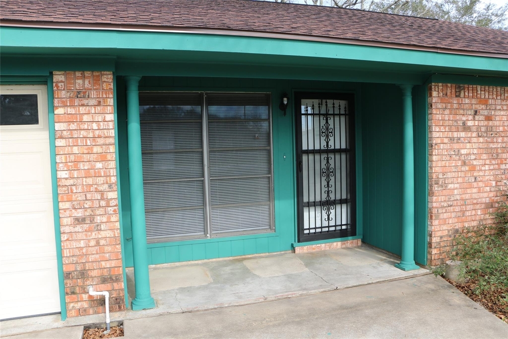 710 W 7th Street - Photo 2