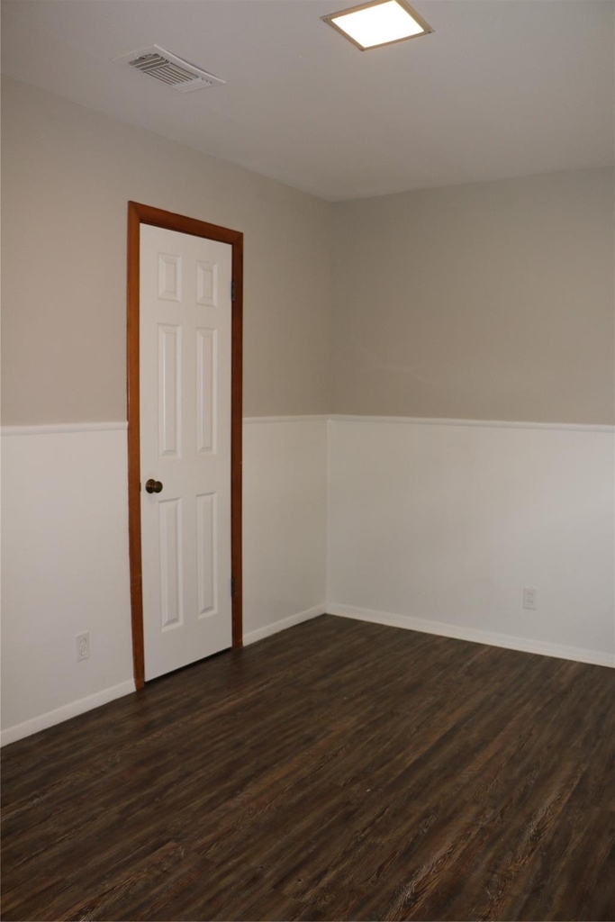 710 W 7th Street - Photo 11