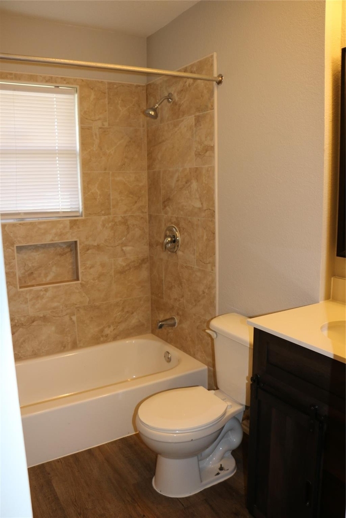 710 W 7th Street - Photo 5