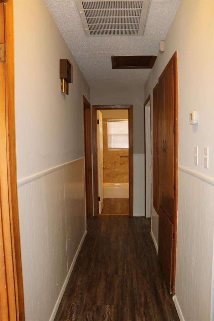710 W 7th Street - Photo 12