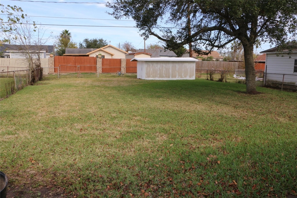 710 W 7th Street - Photo 19