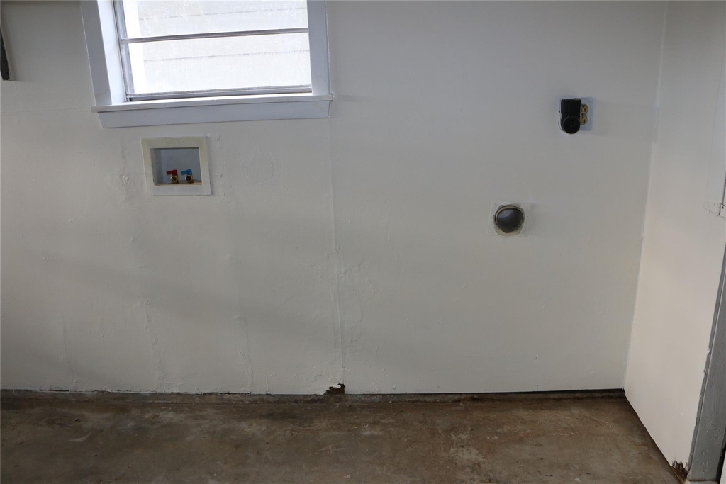 710 W 7th Street - Photo 15