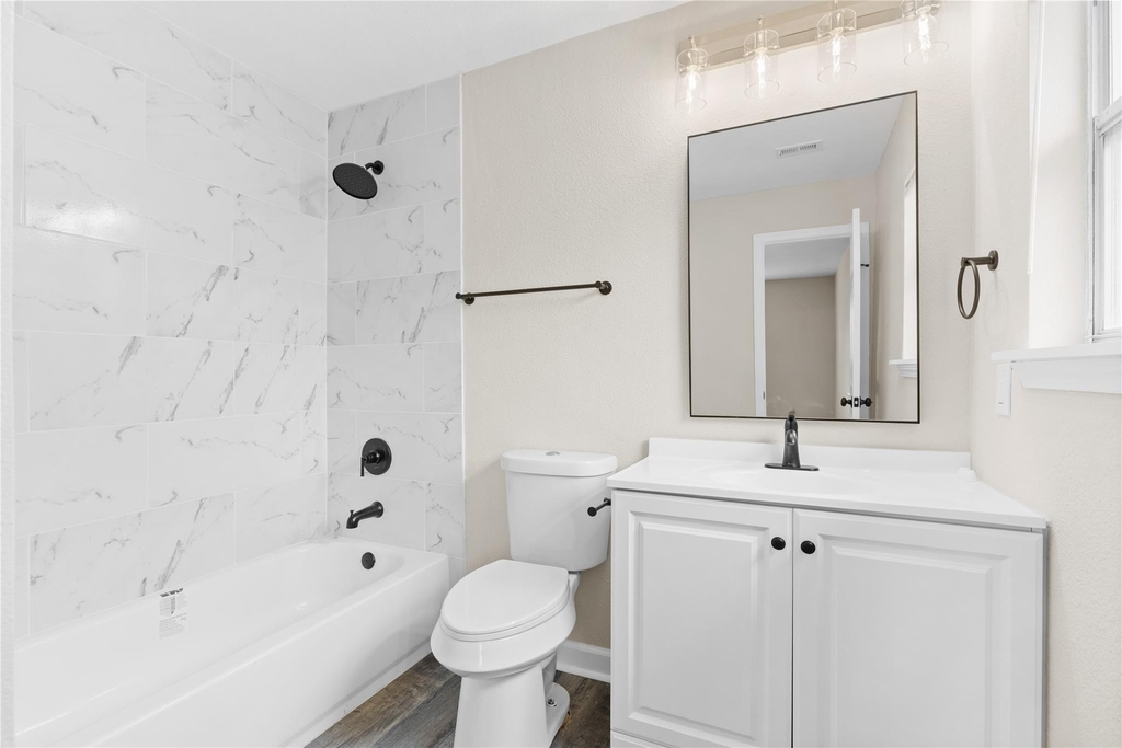 804 Avenue I - Photo 17