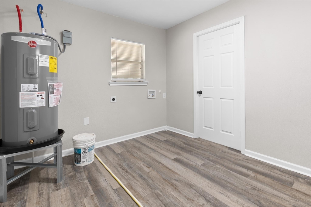804 Avenue I - Photo 24