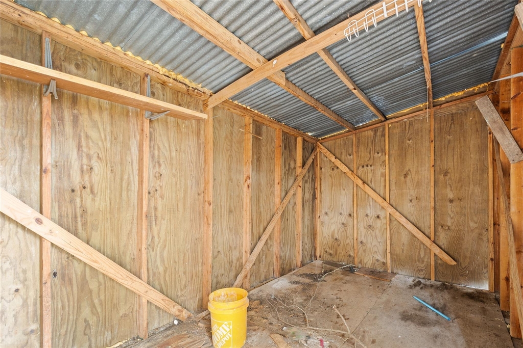 804 Avenue I - Photo 30