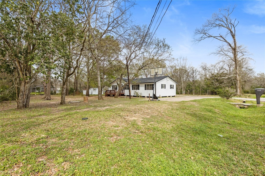 804 Avenue I - Photo 33