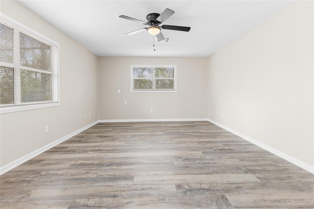 804 Avenue I - Photo 5