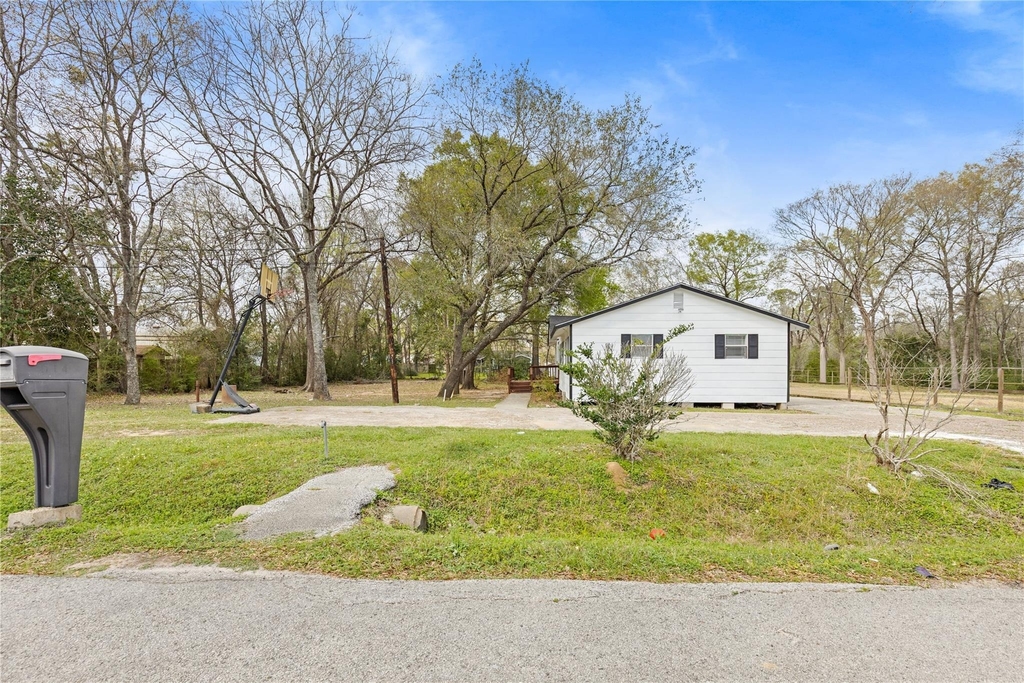 804 Avenue I - Photo 31