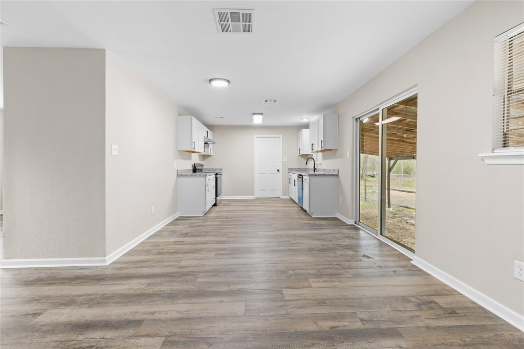 804 Avenue I - Photo 8
