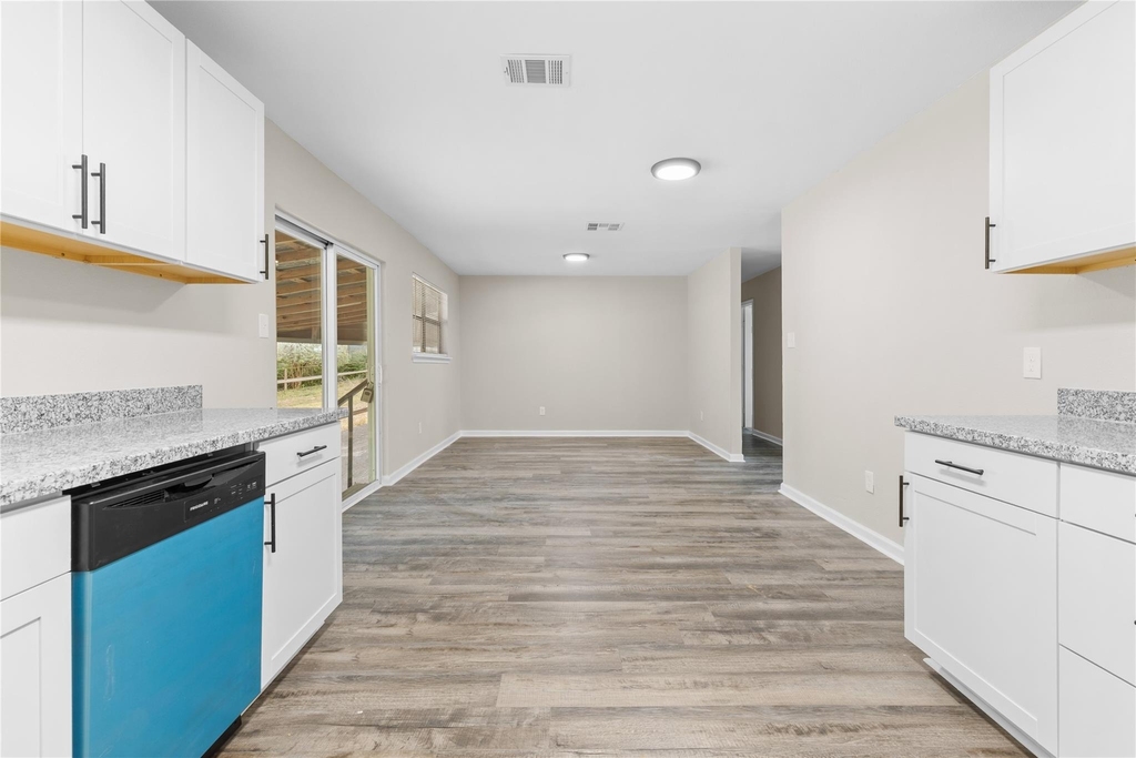 804 Avenue I - Photo 12