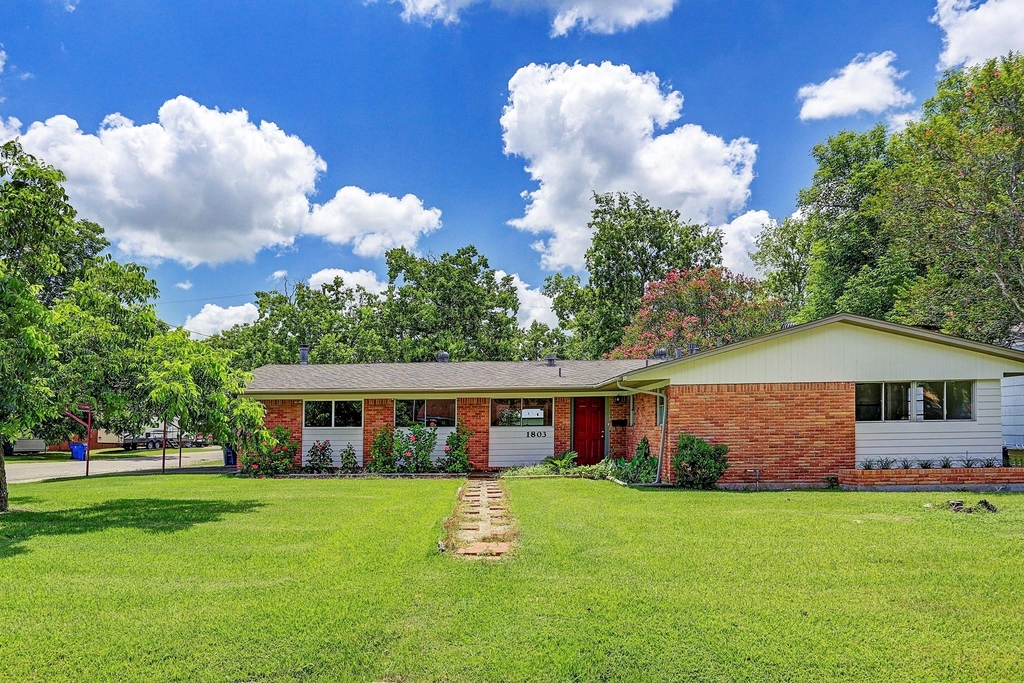 1803 Jones Street - Photo 0