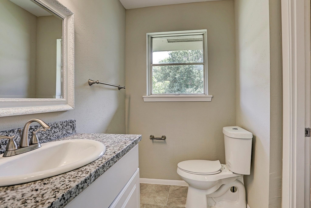 1803 Jones Street - Photo 8