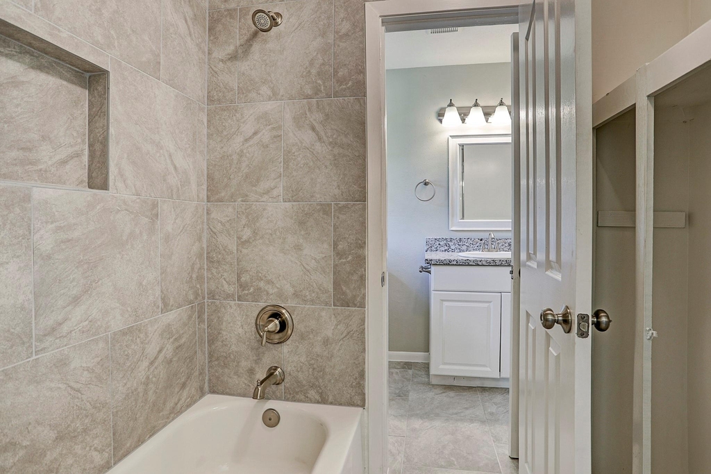 1803 Jones Street - Photo 9