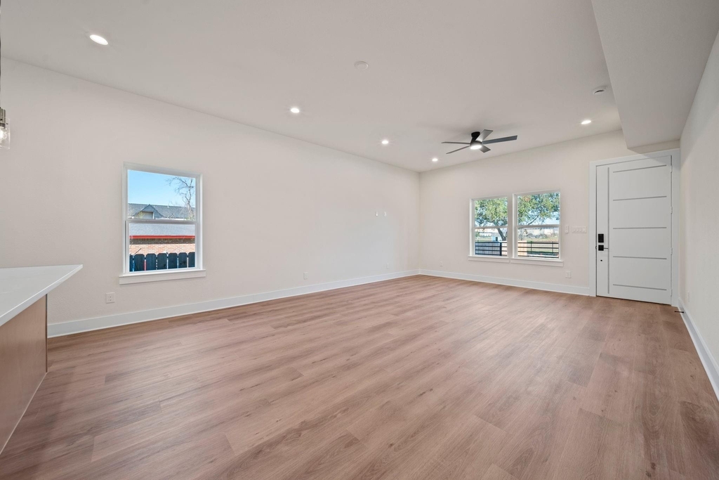 234 E 39th Street - Photo 10