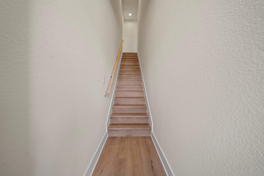 234 E 39th Street - Photo 18
