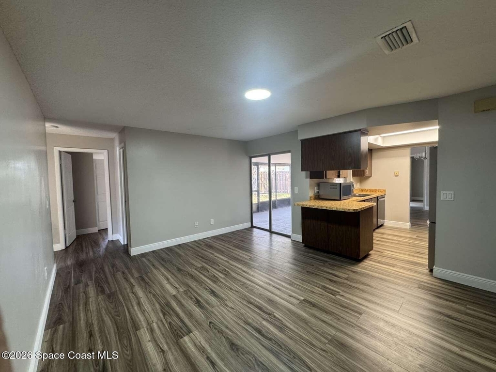 1583 White Cap Way - Photo 10