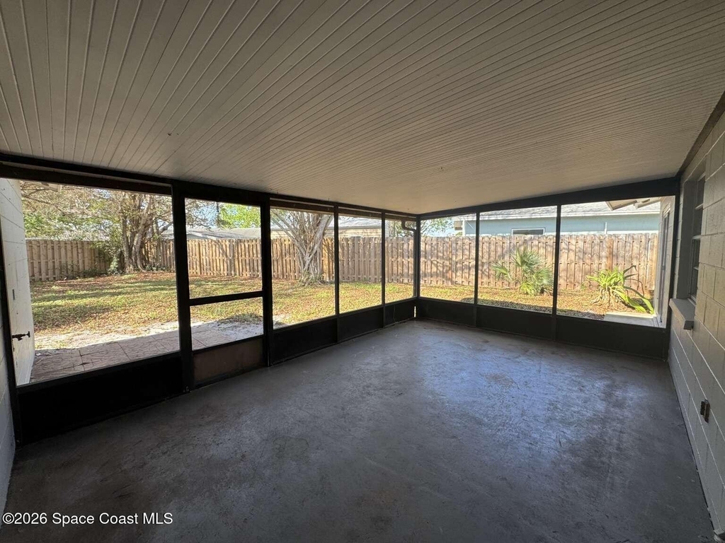 1583 White Cap Way - Photo 4