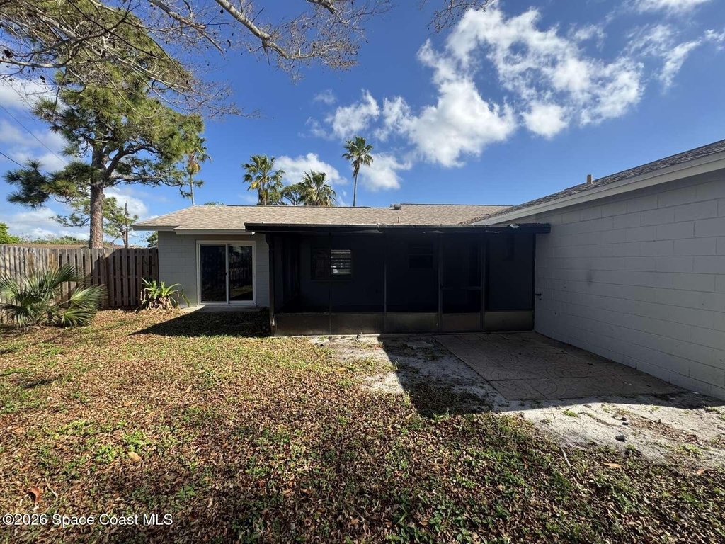 1583 White Cap Way - Photo 3