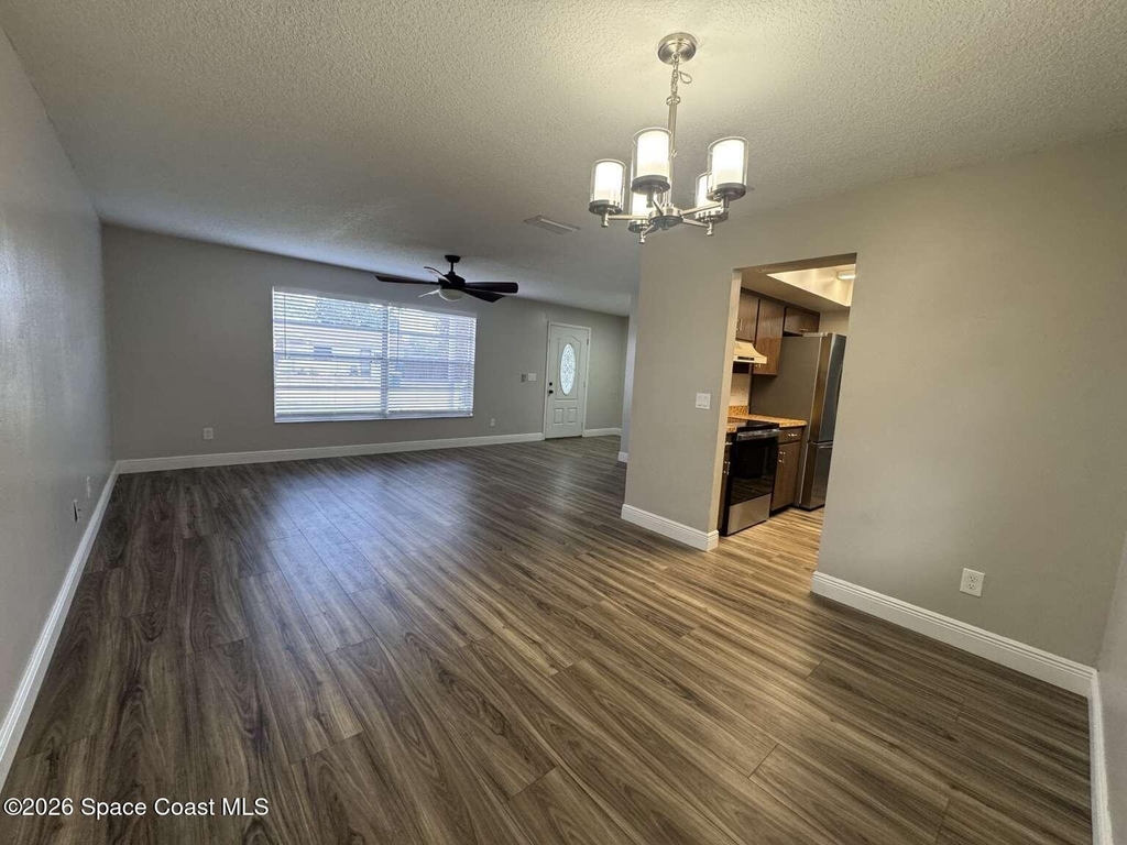1583 White Cap Way - Photo 8