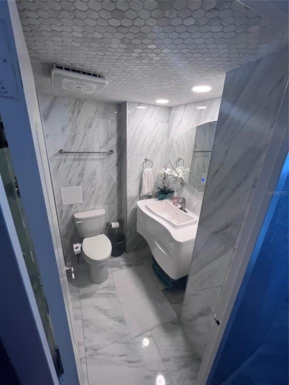 880 Mandalay Avenue - Photo 4