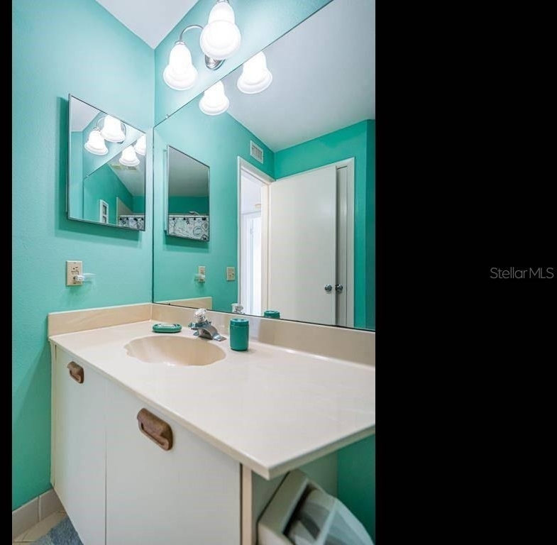6050 Bahia Del Mar Circle - Photo 17