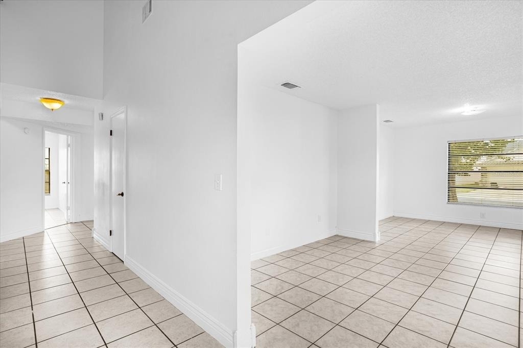 601 Tomlinson Terrace - Photo 4