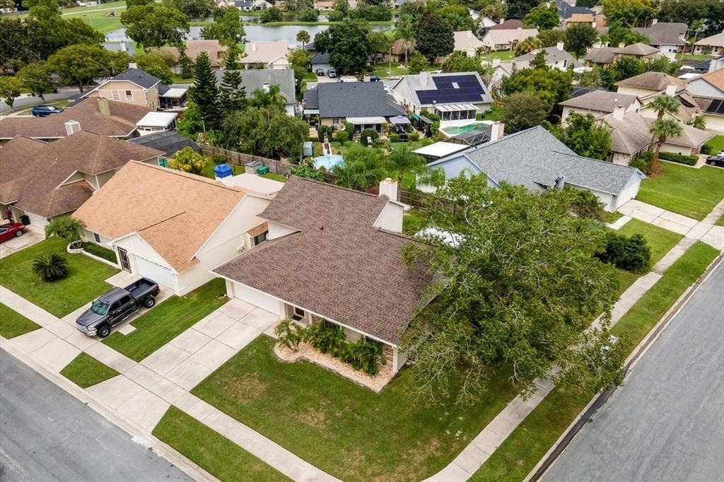601 Tomlinson Terrace - Photo 2