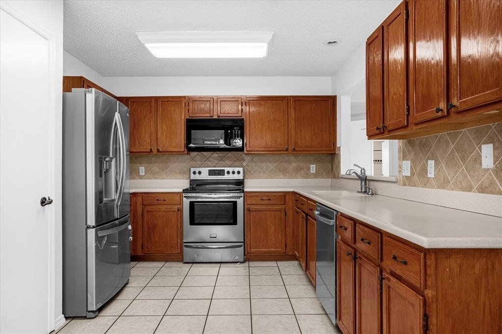 601 Tomlinson Terrace - Photo 11