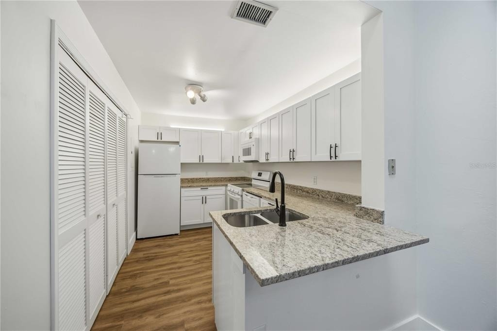 3300 Loveland Boulevard - Photo 10