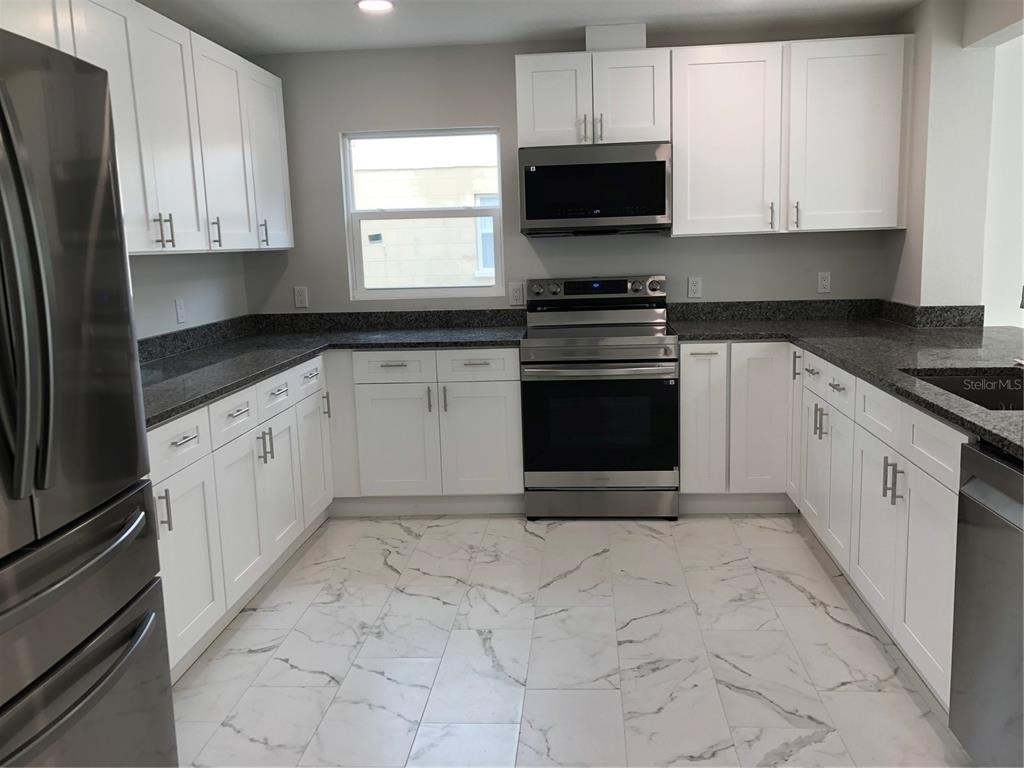 345 Parkland Avenue - Photo 3