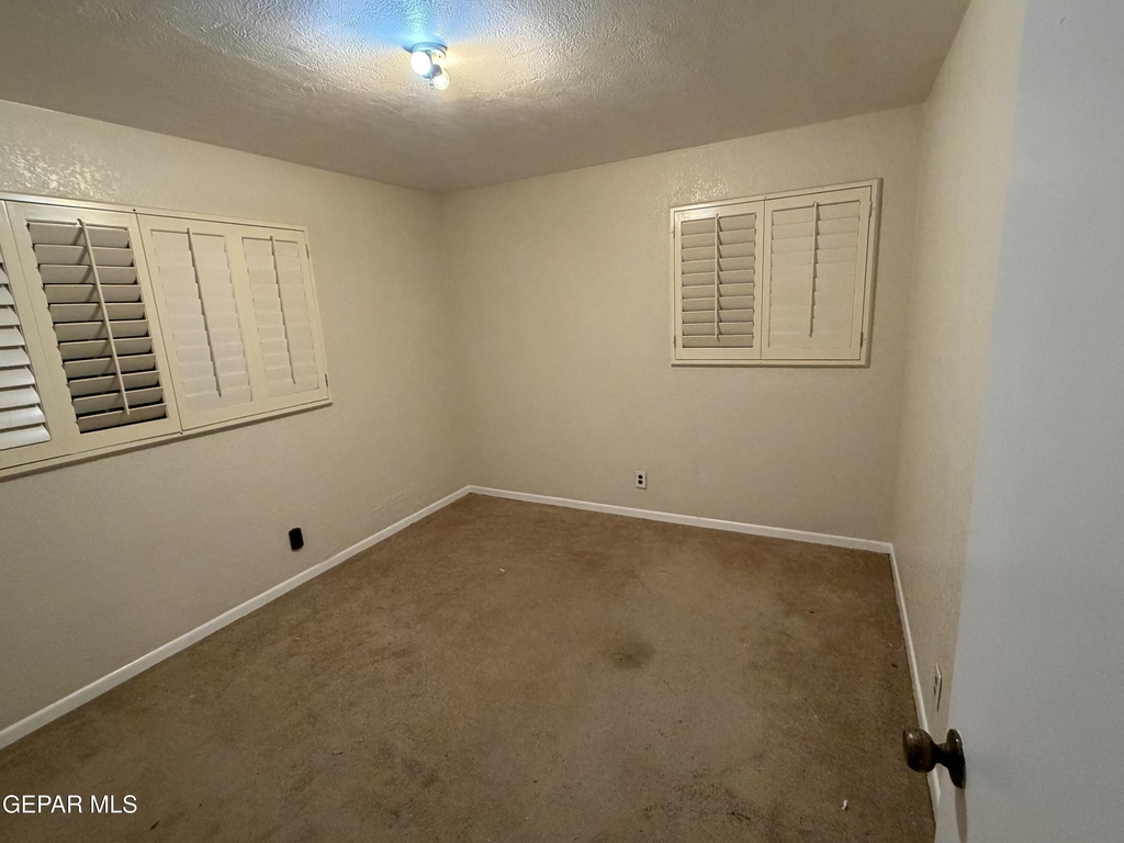 8208 Dempsey Avenue - Photo 3