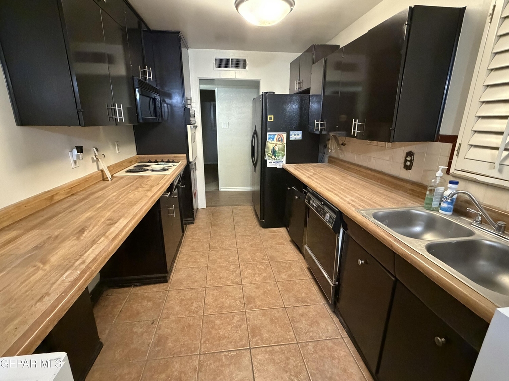 8208 Dempsey Avenue - Photo 1