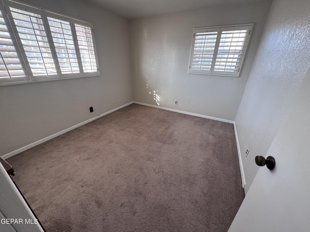 8208 Dempsey Avenue - Photo 2