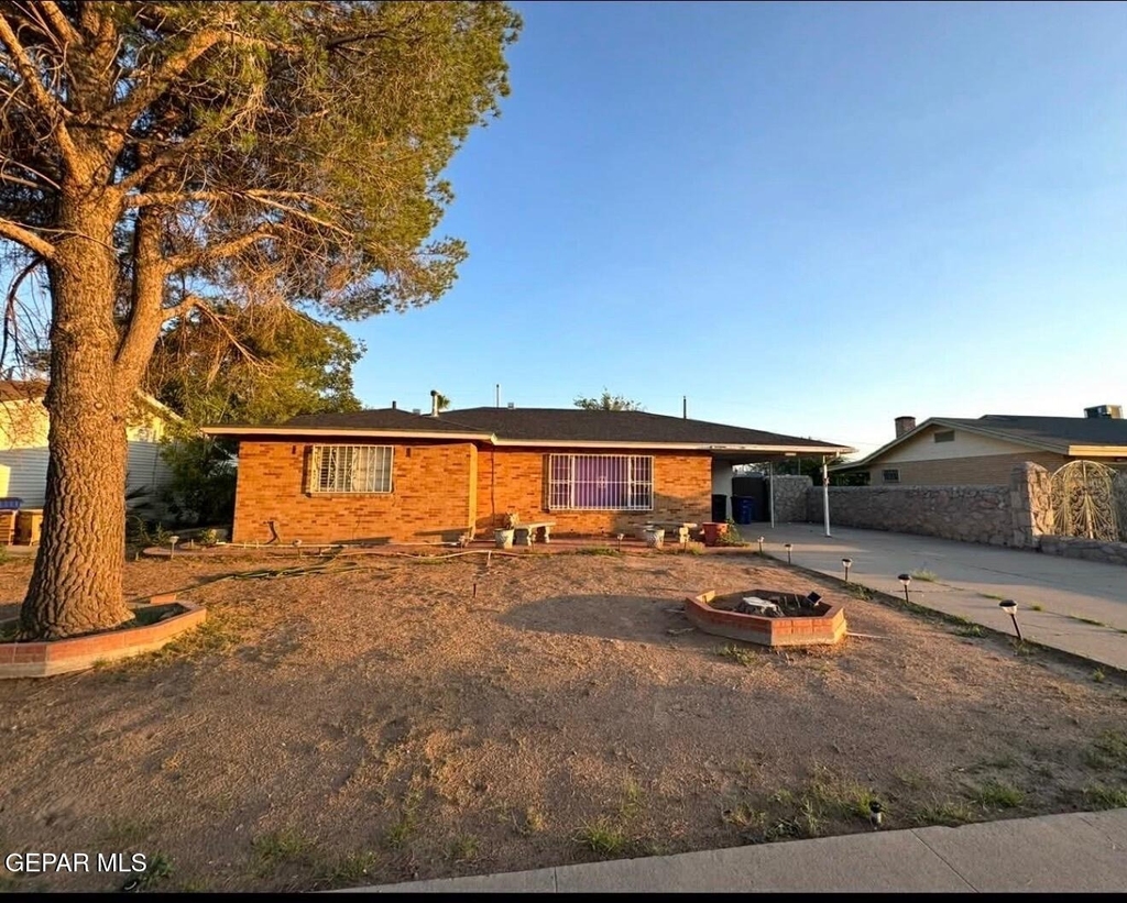 8208 Dempsey Avenue - Photo 0