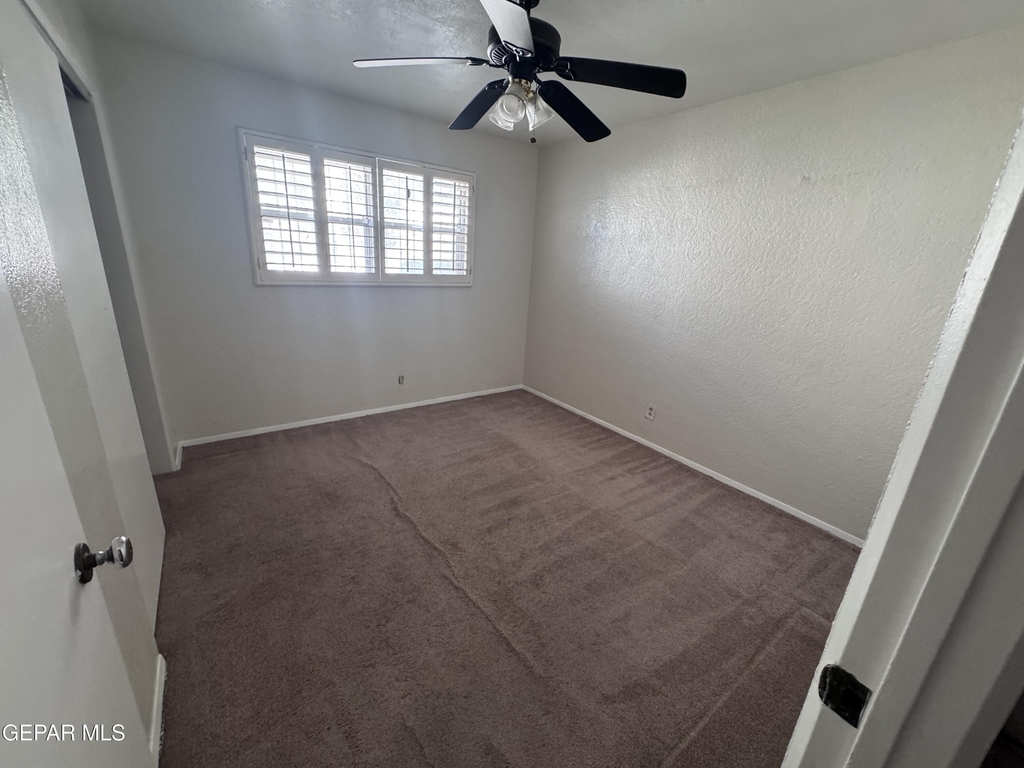 8208 Dempsey Avenue - Photo 3