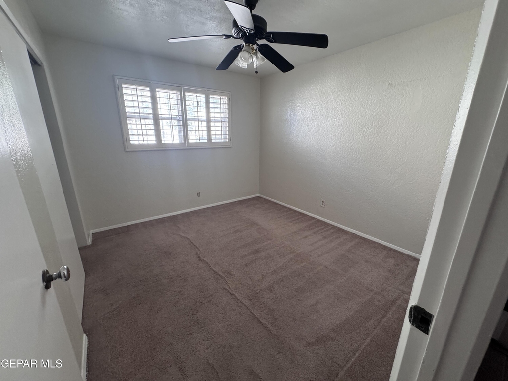 8208 Dempsey Avenue - Photo 11