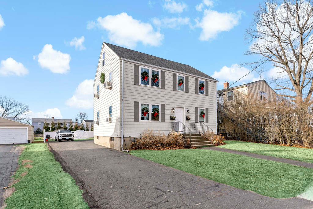 788 Reef Road - Photo 0